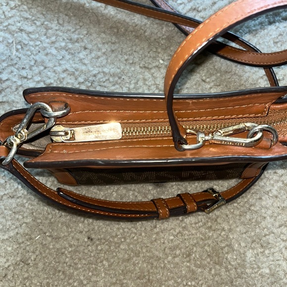 Michael Kors small crossbody bag - Picture 9 of 10